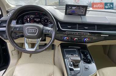 Позашляховик / Кросовер Audi Q7 2019 в 