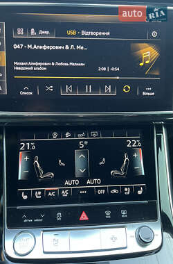 Позашляховик / Кросовер Audi Q7 2020 в 