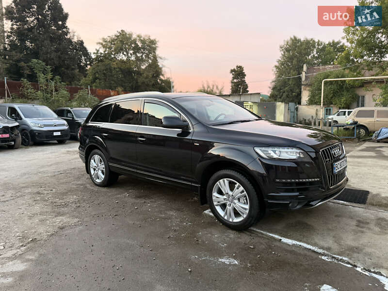 Позашляховик / Кросовер Audi Q7 2012 в Львові