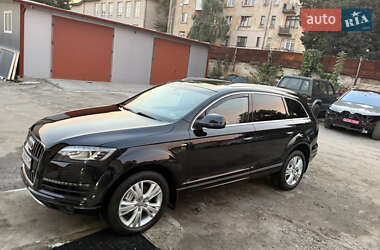 Внедорожник / Кроссовер Audi Q7 2012 в 