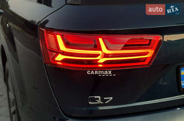 Внедорожник / Кроссовер Audi Q7 2018 в 