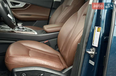 Внедорожник / Кроссовер Audi Q7 2018 в 