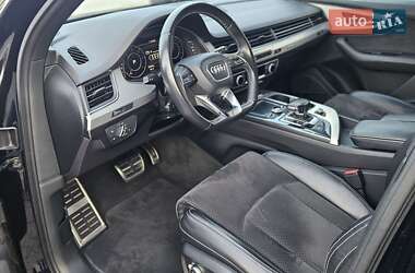 Внедорожник / Кроссовер Audi Q7 2017 в 