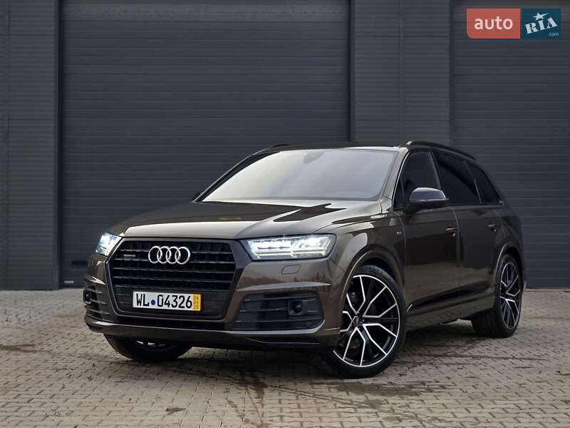 Позашляховик / Кросовер Audi Q7 2016 в Рівному