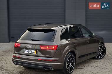 Внедорожник / Кроссовер Audi Q7 2016 в 