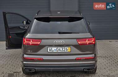 Внедорожник / Кроссовер Audi Q7 2016 в 
