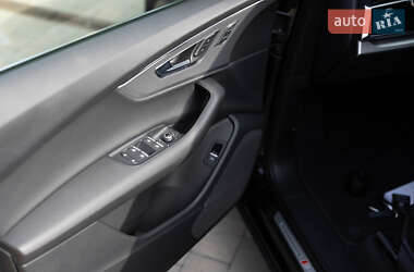 Позашляховик / Кросовер Audi Q7 2022 в 