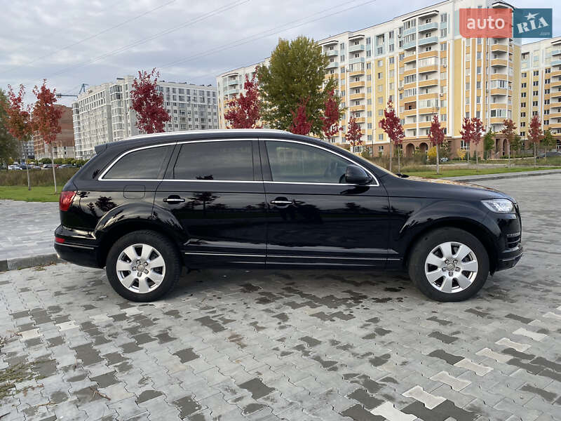 Позашляховик / Кросовер Audi Q7 2013 в Ірпені