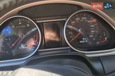 Позашляховик / Кросовер Audi Q7 2012 в 