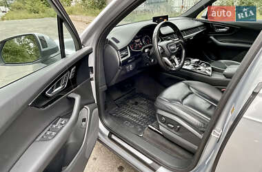 Позашляховик / Кросовер Audi Q7 2016 в 