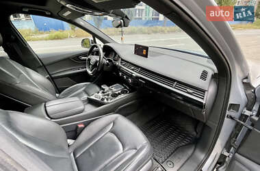 Позашляховик / Кросовер Audi Q7 2016 в 