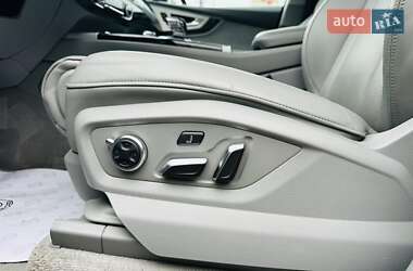 Позашляховик / Кросовер Audi Q7 2018 в 