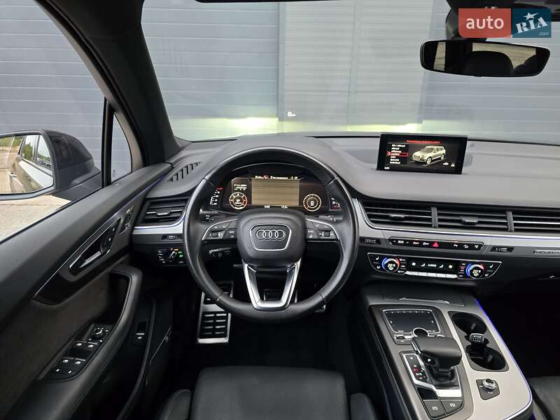 Позашляховик / Кросовер Audi Q7 2016 в Рівному