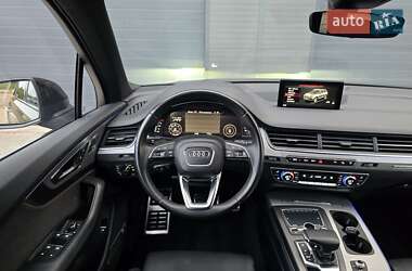 Внедорожник / Кроссовер Audi Q7 2016 в 