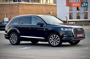 Внедорожник / Кроссовер Audi Q7 2018 в 