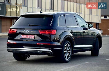 Внедорожник / Кроссовер Audi Q7 2018 в 