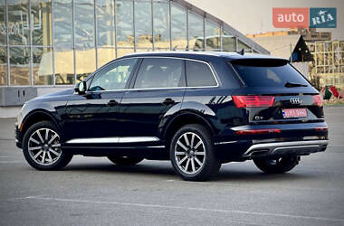 Внедорожник / Кроссовер Audi Q7 2018 в 