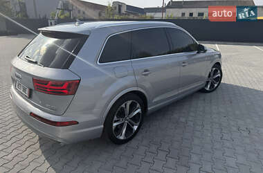 Внедорожник / Кроссовер Audi Q7 2018 в 