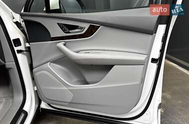 Внедорожник / Кроссовер Audi Q7 2018 в 