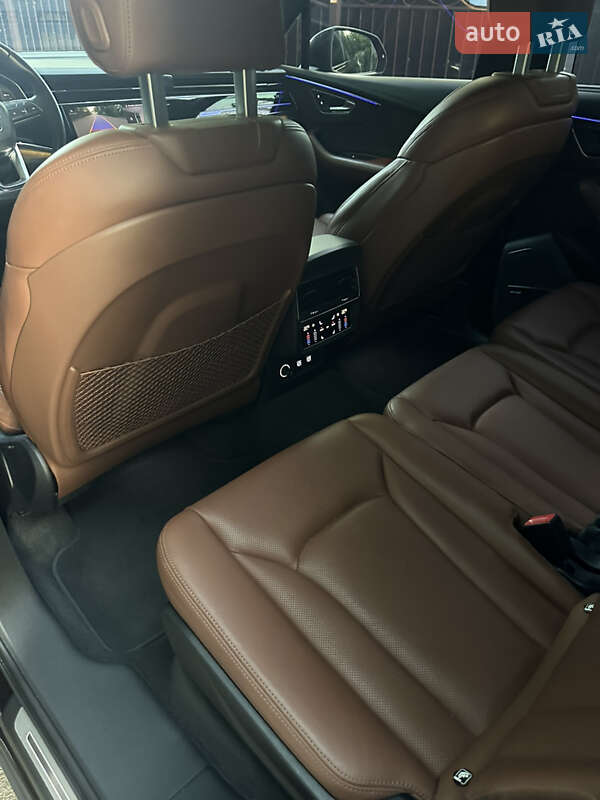 Позашляховик / Кросовер Audi Q7 2020 в Львові