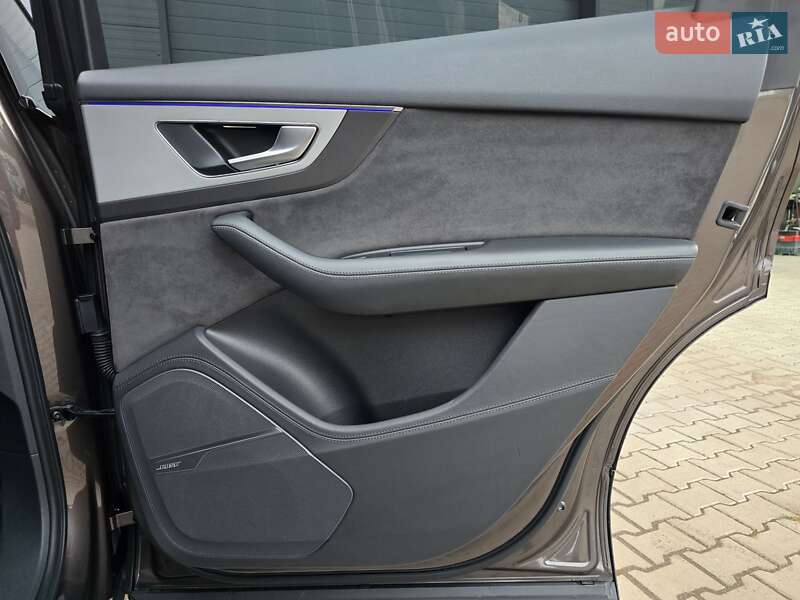 Позашляховик / Кросовер Audi Q7 2016 в Рівному