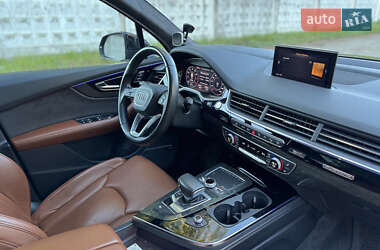 Внедорожник / Кроссовер Audi Q7 2018 в 