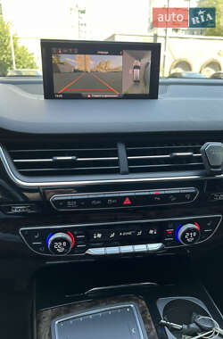 Позашляховик / Кросовер Audi Q7 2016 в 