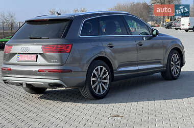 Внедорожник / Кроссовер Audi Q7 2018 в 