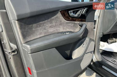 Внедорожник / Кроссовер Audi Q7 2018 в 