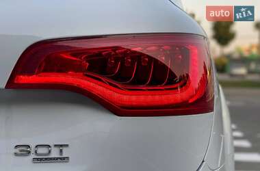 Позашляховик / Кросовер Audi Q7 2013 в 
