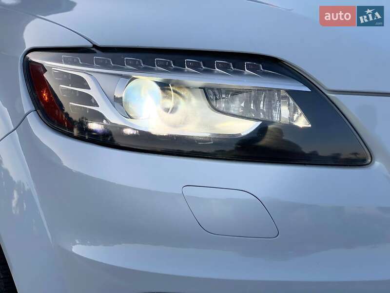 Позашляховик / Кросовер Audi Q7 2013 в Києві