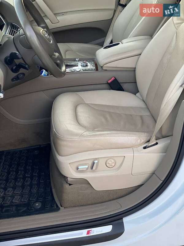 Позашляховик / Кросовер Audi Q7 2013 в Києві