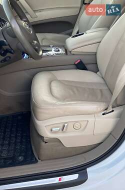 Позашляховик / Кросовер Audi Q7 2013 в 