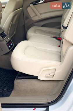 Позашляховик / Кросовер Audi Q7 2013 в 