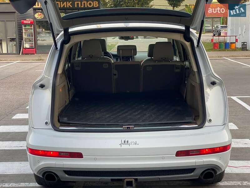 Позашляховик / Кросовер Audi Q7 2013 в Києві