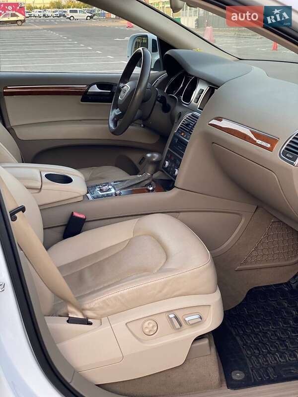 Позашляховик / Кросовер Audi Q7 2013 в Києві