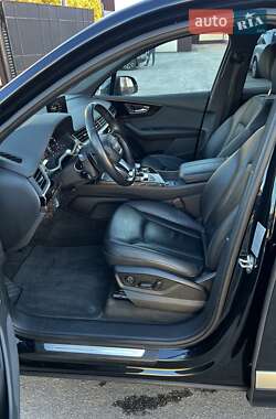 Позашляховик / Кросовер Audi Q7 2016 в 
