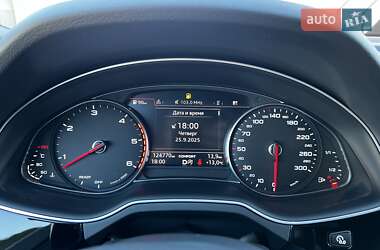 Позашляховик / Кросовер Audi Q7 2016 в 