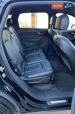 Позашляховик / Кросовер Audi Q7 2016 в 