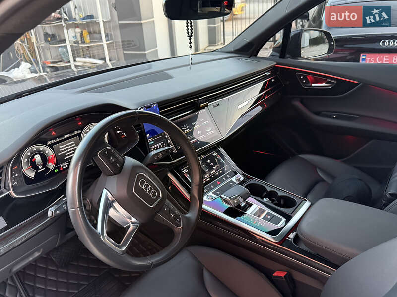 Внедорожник / Кроссовер Audi Q7 2020 в Киеве