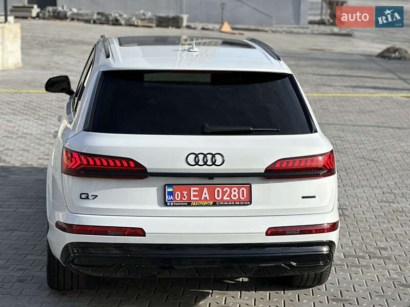 Позашляховик / Кросовер Audi Q7 2021 в Києві