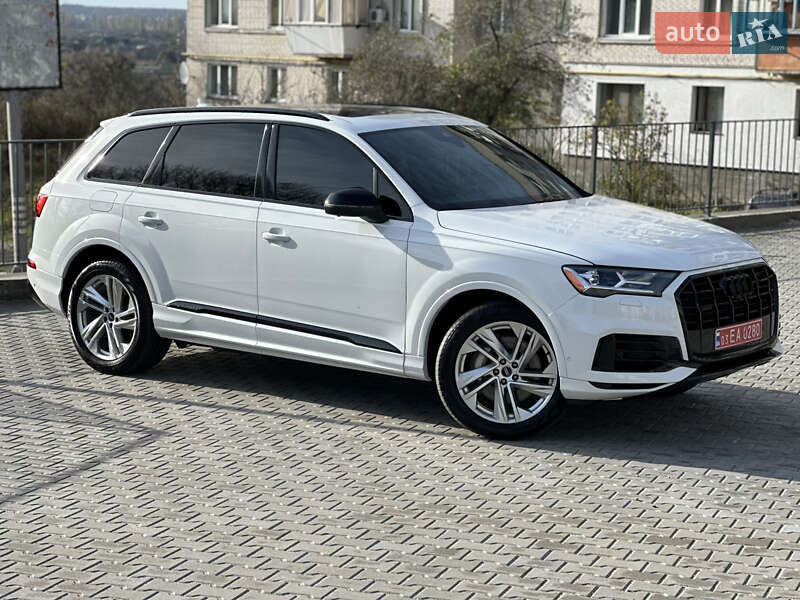 Позашляховик / Кросовер Audi Q7 2021 в Києві