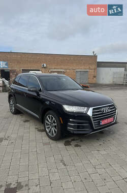 Внедорожник / Кроссовер Audi Q7 2018 в 