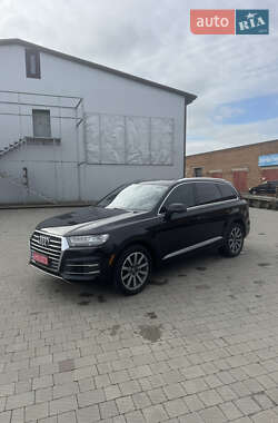 Внедорожник / Кроссовер Audi Q7 2018 в 