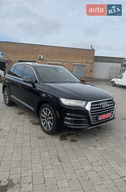 Внедорожник / Кроссовер Audi Q7 2018 в 