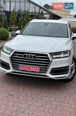 Позашляховик / Кросовер Audi Q7 2017 в 