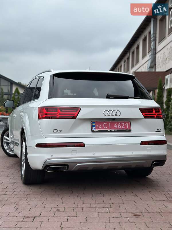 Позашляховик / Кросовер Audi Q7 2017 в Стрию