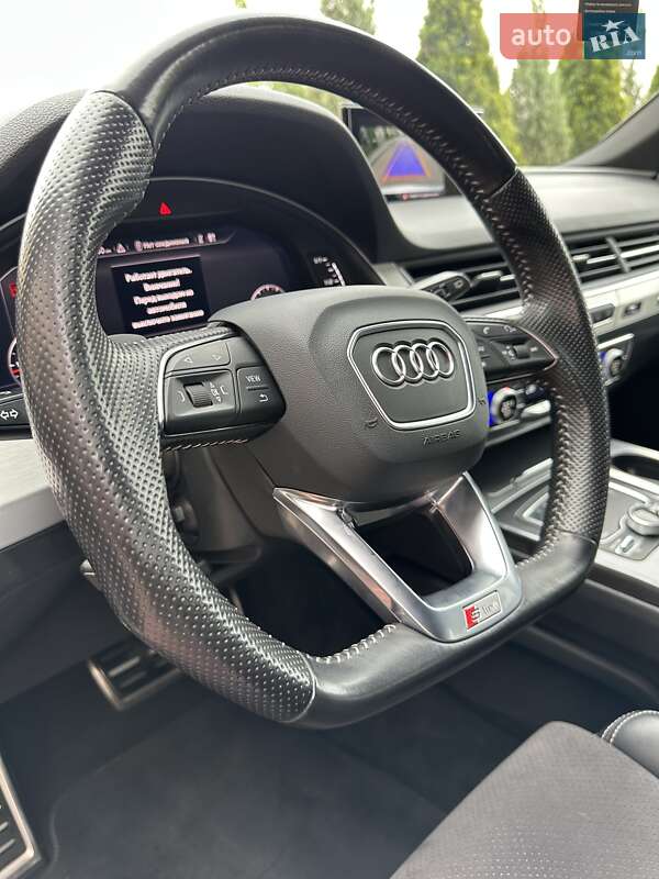 Позашляховик / Кросовер Audi Q7 2017 в Стрию