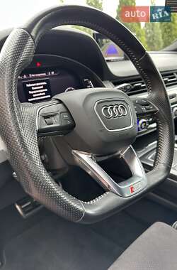 Позашляховик / Кросовер Audi Q7 2017 в 
