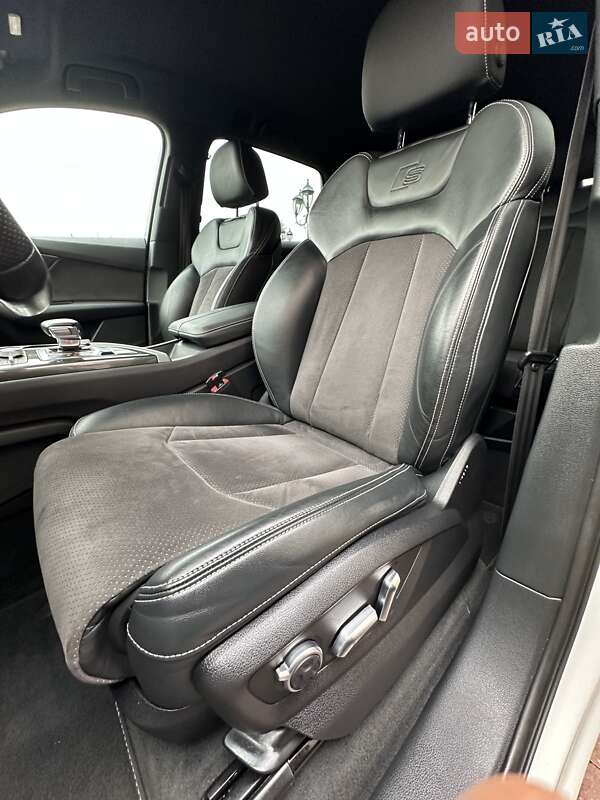 Позашляховик / Кросовер Audi Q7 2017 в Стрию